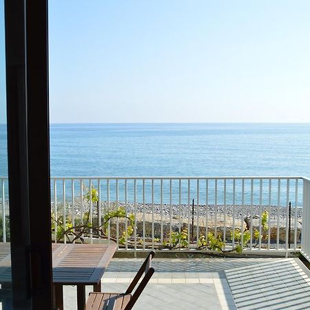 Riva Beach Apartment Riva Ligure Exterior photo