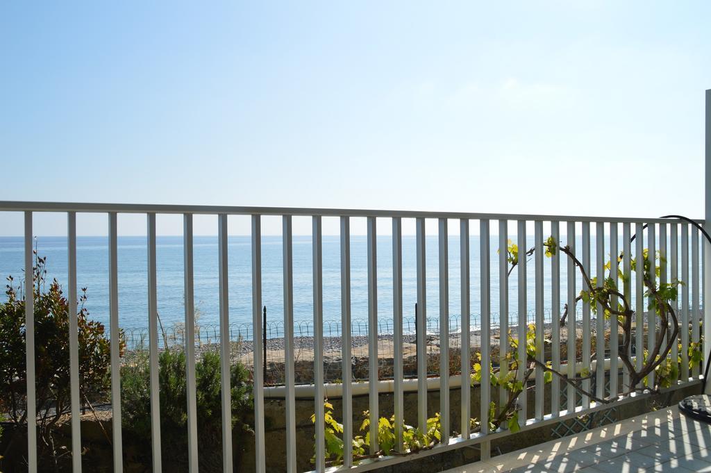 Riva Beach Apartment Riva Ligure Exterior photo