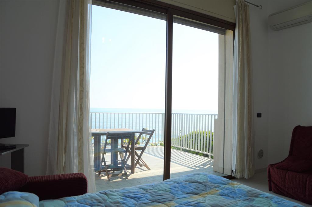 Riva Beach Apartment Riva Ligure Exterior photo
